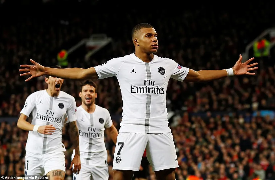 Man Utd 0-2 PSG: Về lại mặt đất! - Ảnh 4. Man Utd 0-2 PSG: Về lại mặt đất! - Ảnh 4.