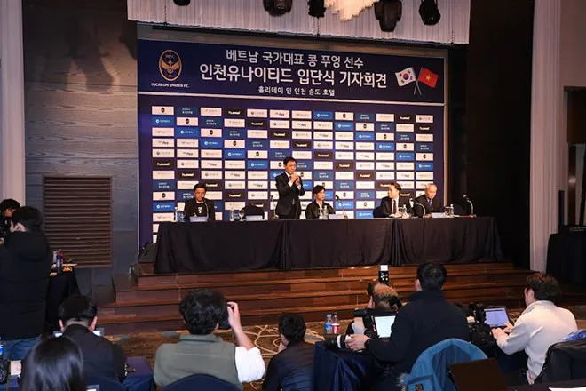 CHÍNH THỨC: Công Phượng rạng rỡ trong ngày ra mắt CLB mới Incheon United FC - Ảnh 6. CHÍNH THỨC: Công Phượng rạng rỡ trong ngày ra mắt CLB mới Incheon United FC - Ảnh 6.