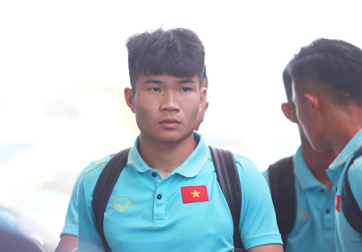 U22 Việt Nam lên đường sang Campuchia tham dự giải U22 Đông Nam Á lần đầu tiên - Ảnh 5. U22 Việt Nam lên đường sang Campuchia tham dự giải U22 Đông Nam Á lần đầu tiên - Ảnh 5.