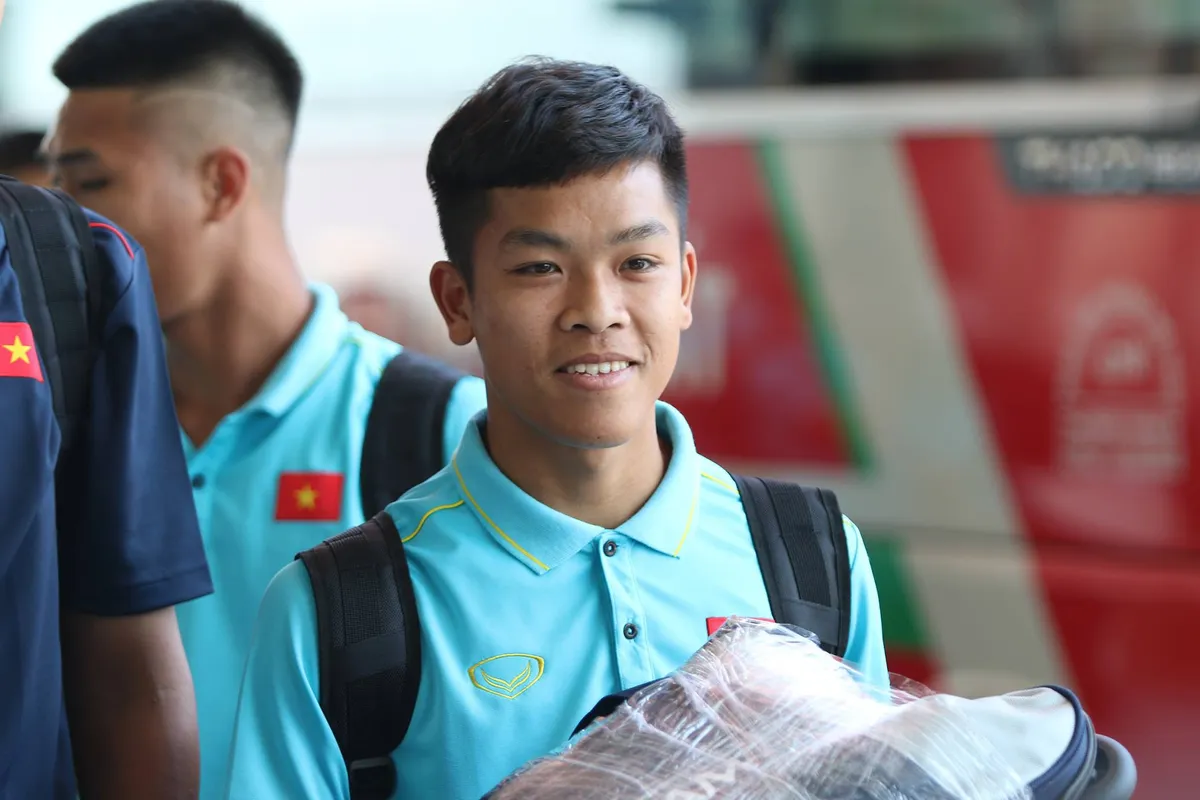 U22 Việt Nam lên đường sang Campuchia tham dự giải U22 Đông Nam Á lần đầu tiên - Ảnh 4. U22 Việt Nam lên đường sang Campuchia tham dự giải U22 Đông Nam Á lần đầu tiên - Ảnh 4.