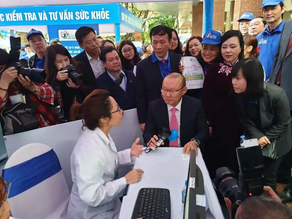 Thủ tướng phát động, kêu gọi toàn dân tham gia Chương trình Sức khỏe Việt Nam - Ảnh 3. Thủ tướng phát động, kêu gọi toàn dân tham gia Chương trình Sức khỏe Việt Nam - Ảnh 3.