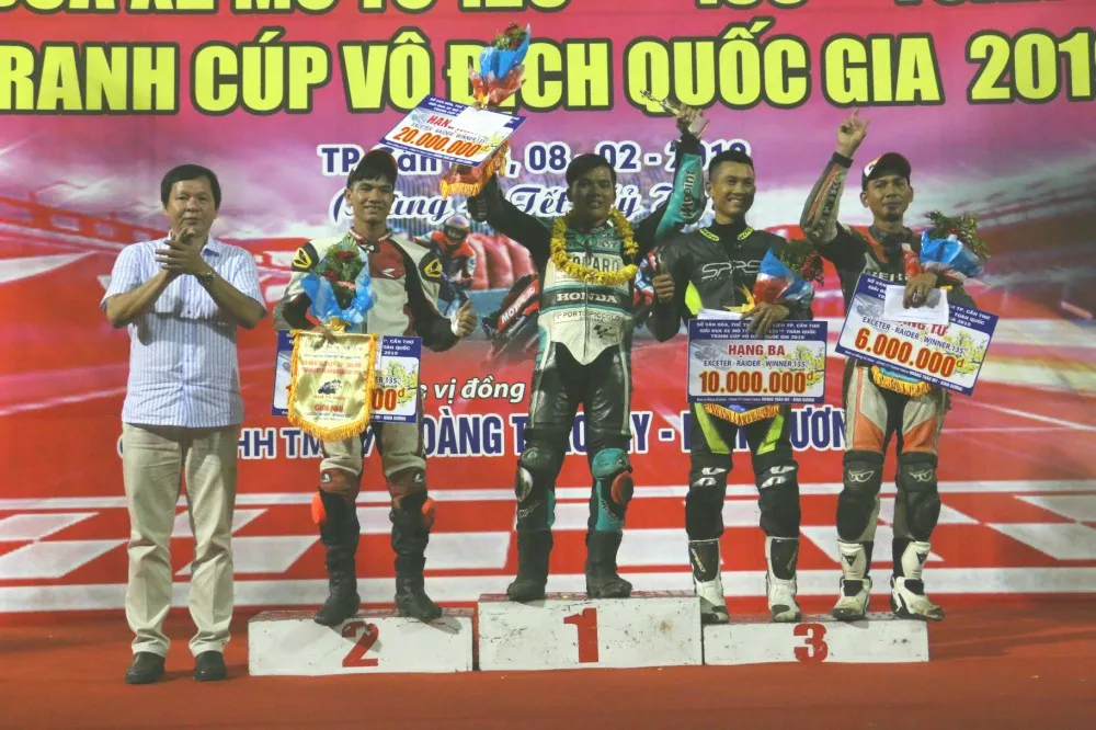 Kịch tính giải đua moto toàn quốc tranh cúp Quốc gia 2019 - Ảnh 4. Kịch tính giải đua moto toàn quốc tranh cúp Quốc gia 2019 - Ảnh 4.