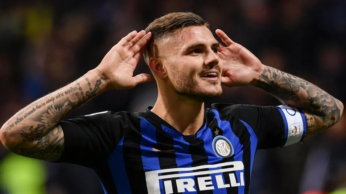 Top 10 tiền đạo xuất sắc nhất thế giới: Ronaldo ngạo nghễ ngôi đầu - Ảnh 10. Top 10 tiền đạo xuất sắc nhất thế giới: Ronaldo ngạo nghễ ngôi đầu - Ảnh 10.