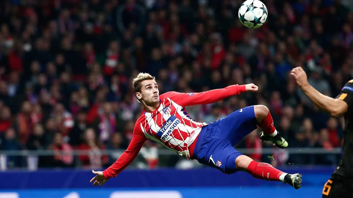 Top 10 tiền đạo xuất sắc nhất thế giới: Ronaldo ngạo nghễ ngôi đầu - Ảnh 5. Top 10 tiền đạo xuất sắc nhất thế giới: Ronaldo ngạo nghễ ngôi đầu - Ảnh 5.