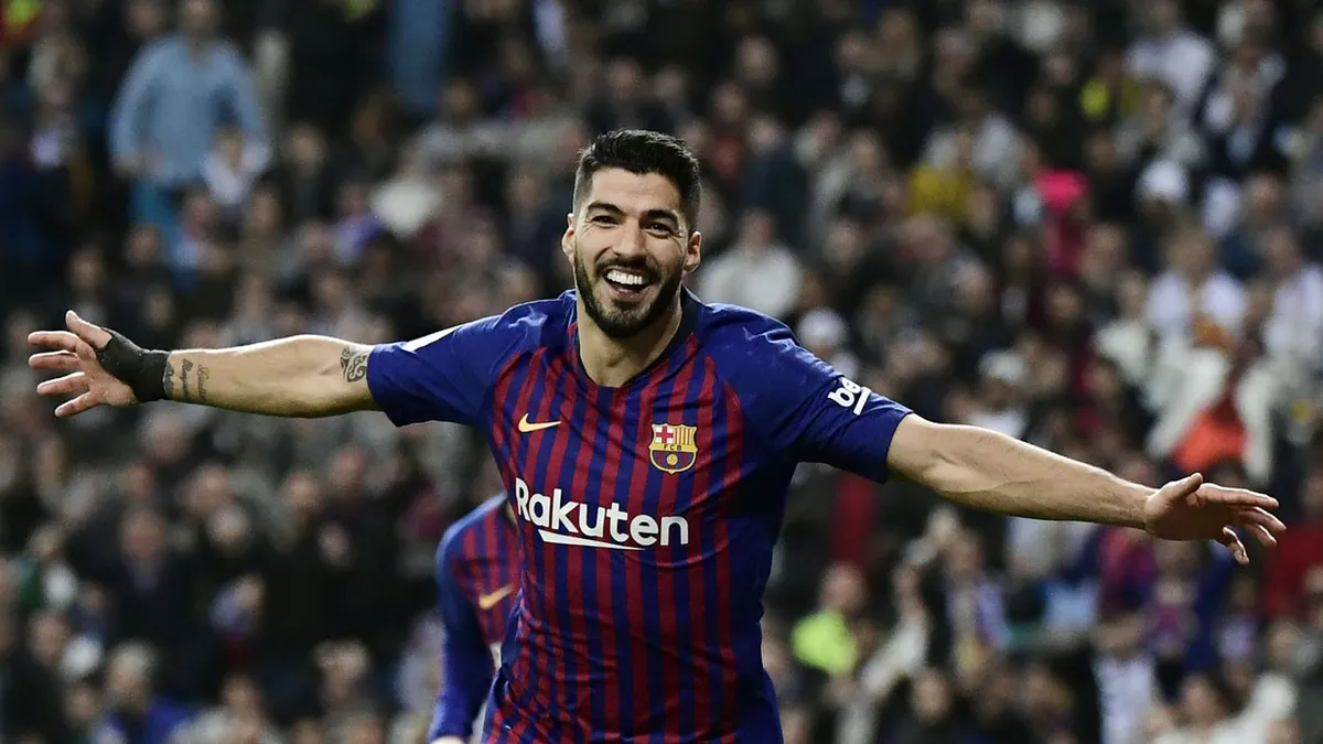 Top 10 tiền đạo xuất sắc nhất thế giới: Ronaldo ngạo nghễ ngôi đầu - Ảnh 7. Top 10 tiền đạo xuất sắc nhất thế giới: Ronaldo ngạo nghễ ngôi đầu - Ảnh 7.