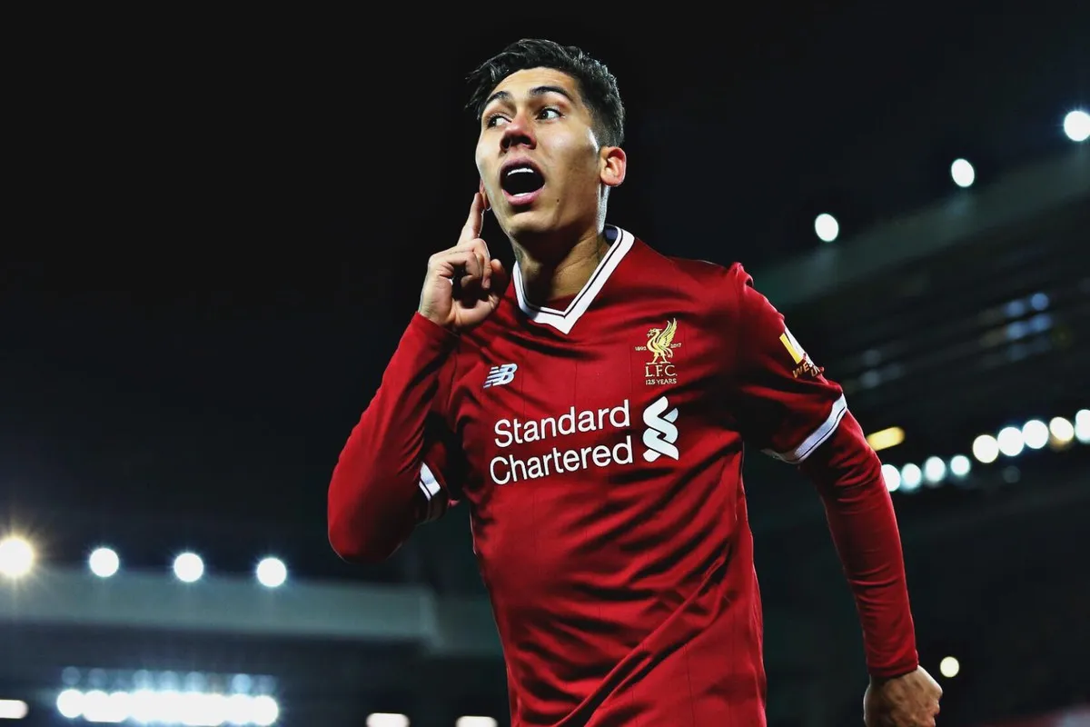 Top 10 tiền đạo xuất sắc nhất thế giới: Ronaldo ngạo nghễ ngôi đầu - Ảnh 9. Top 10 tiền đạo xuất sắc nhất thế giới: Ronaldo ngạo nghễ ngôi đầu - Ảnh 9.