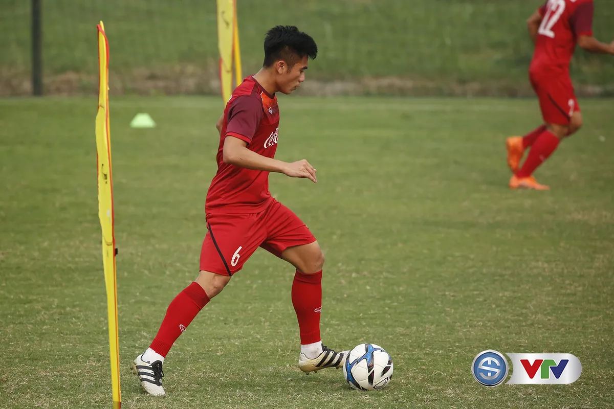 ẢNH: U23 Việt Nam cấp tốc tập luyện chuẩn bị giao hữu - Ảnh 12. ẢNH: U23 Việt Nam cấp tốc tập luyện chuẩn bị giao hữu - Ảnh 12.