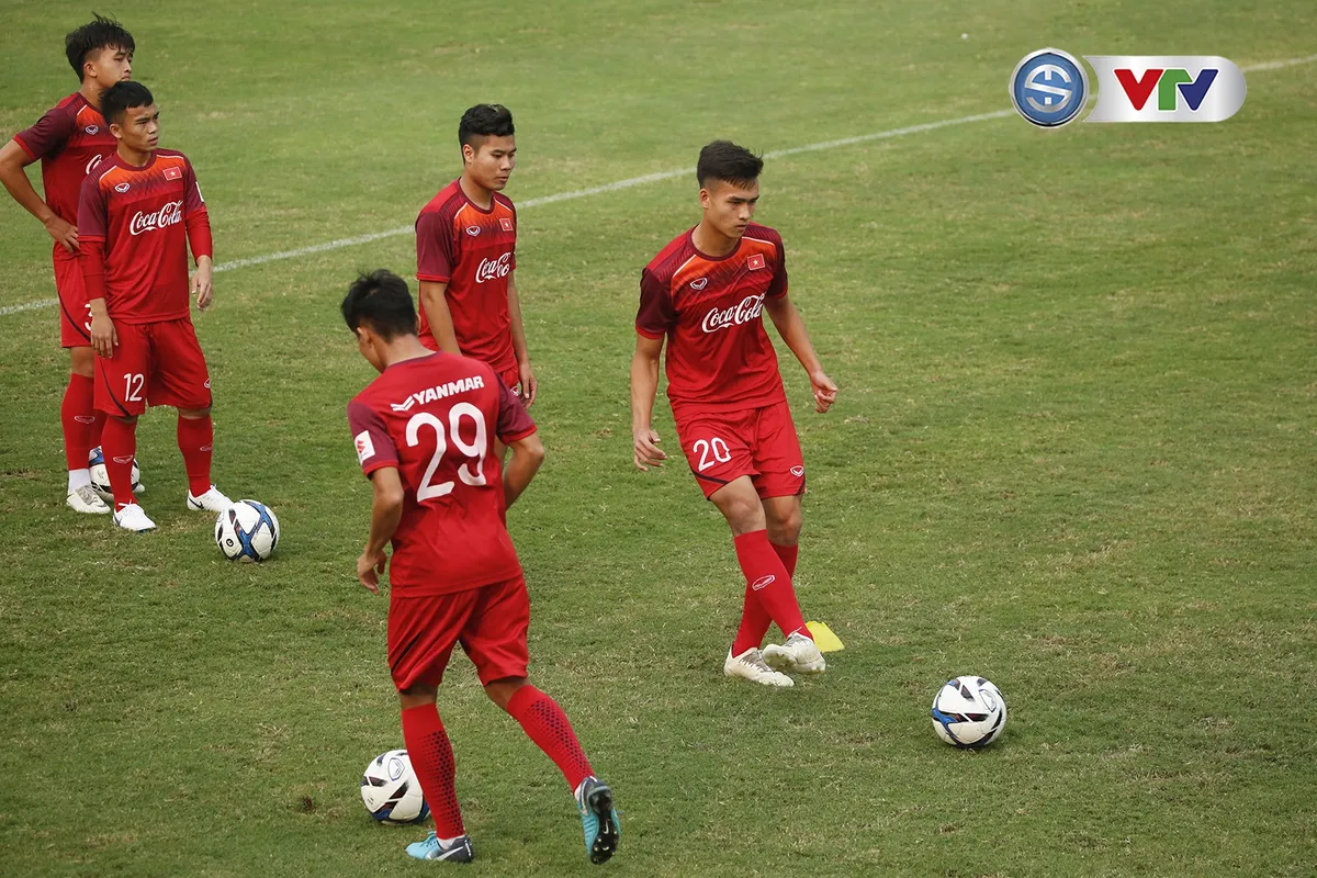 ẢNH: U23 Việt Nam cấp tốc tập luyện chuẩn bị giao hữu - Ảnh 11. ẢNH: U23 Việt Nam cấp tốc tập luyện chuẩn bị giao hữu - Ảnh 11.