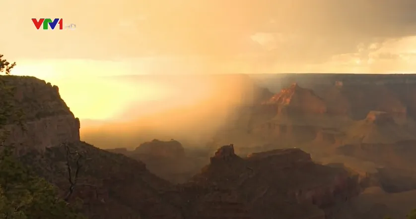 Chi&ecirc;m ngưỡng khung cảnh h&ugrave;ng vĩ của hẻm vực Grand Canyon - Ảnh 3.