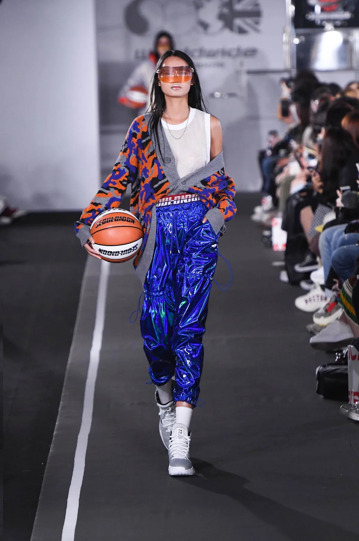 Quán quân The Face Vietnam 2018 tự tin sải bước tại Seoul Fashion Week - Ảnh 3.