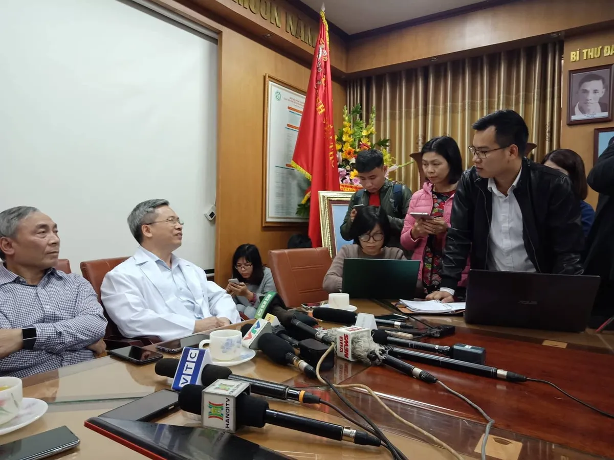 Bác sĩ Bệnh viện Bạch Mai trần tình như thế nào sau phát ngôn ủng hộ việc chữa bệnh tại chùa Ba Vàng? - Ảnh 1. Bác sĩ Bệnh viện Bạch Mai trần tình như thế nào sau phát ngôn ủng hộ việc chữa bệnh tại chùa Ba Vàng? - Ảnh 1.