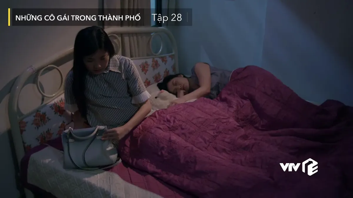 Những cô gái trong thành phố - Tập 28: Sống như tù giam lỏng, Mai liều trốn thoát trong đêm - Ảnh 4.