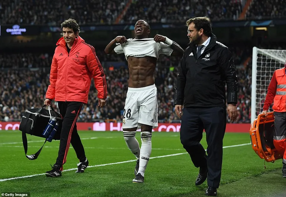Những thống kê đáng xấu hổ của Real Madrid sau thất bại trước Ajax - Ảnh 1.