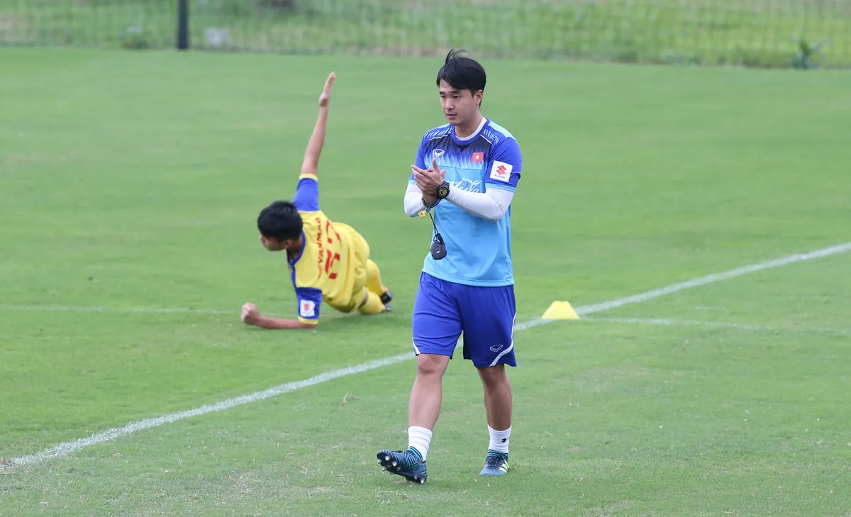 HLV thể lực điển trai của U23 Việt Nam là ai? - Ảnh 3. HLV thể lực điển trai của U23 Việt Nam là ai? - Ảnh 3.