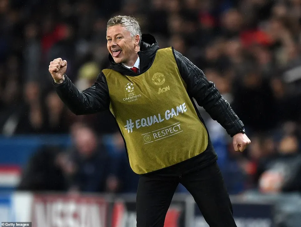 Ngược dòng lịch sử nhờ VAR, Man Utd quật ngã PSG vào tứ kết - Ảnh 4. Ngược dòng lịch sử nhờ VAR, Man Utd quật ngã PSG vào tứ kết - Ảnh 4.