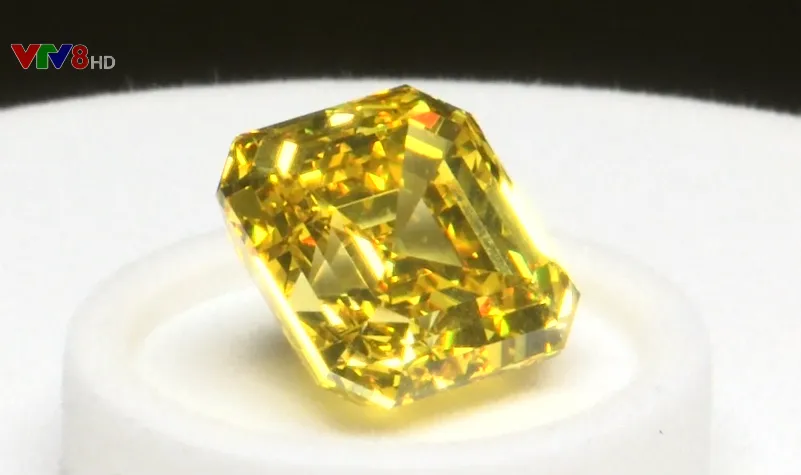 Khai thác viên kim cương khủng gần 100 carat tại Nga - Ảnh 2.