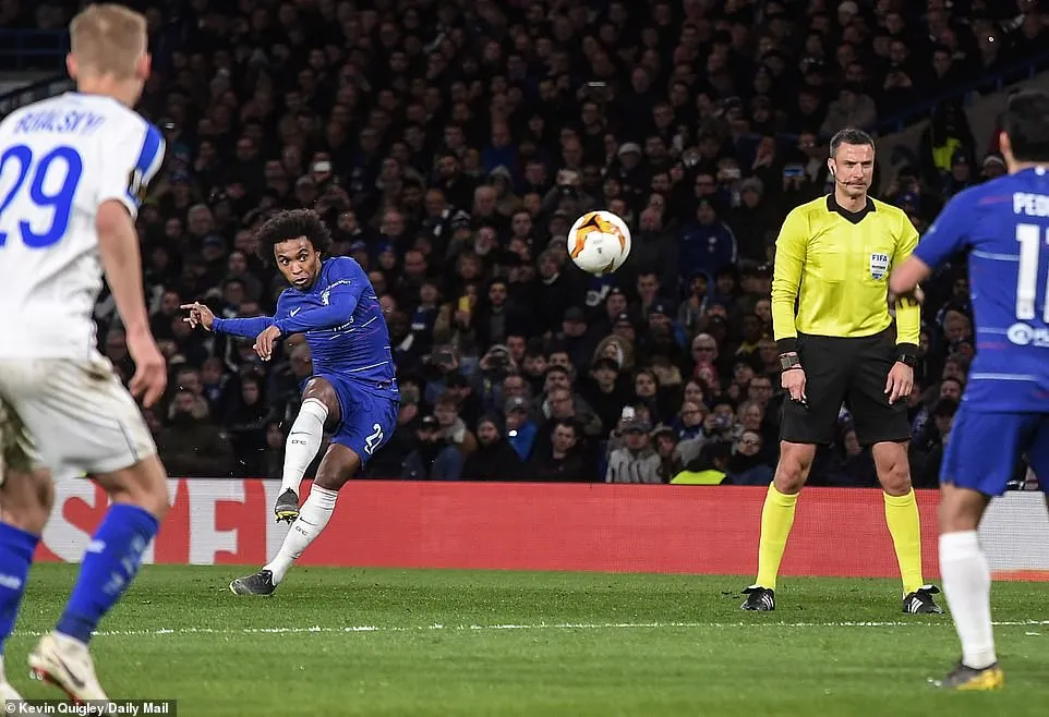 Kết quả lượt đi vòng 1/8 UEFA Europa League: Arsenal thảm bại, Chelsea, Napoli thắng đậm - Ảnh 2. Kết quả lượt đi vòng 1/8 UEFA Europa League: Arsenal thảm bại, Chelsea, Napoli thắng đậm - Ảnh 2.