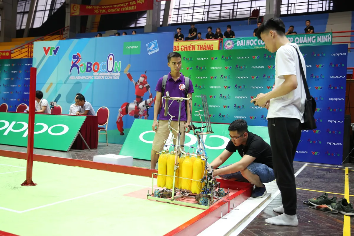 Robocon Việt Nam 2019: Nhiều cơ chế di chuyển MR2 độc đáo hé lộ qua buổi thử sân - Ảnh 6.