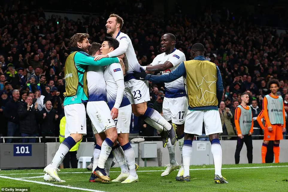 Tứ kết lượt đi Champions League: Liverpool 2-0 FC Porto, Tottenham 1-0 Man City - Ảnh 7. Tứ kết lượt đi Champions League: Liverpool 2-0 FC Porto, Tottenham 1-0 Man City - Ảnh 7.