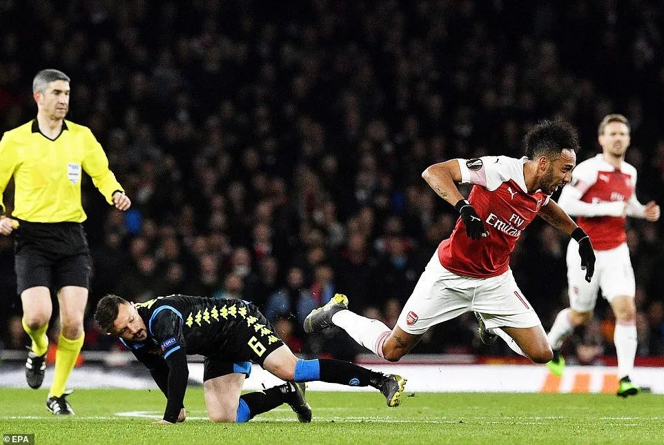 ẢNH: Arsenal thắng dễ Napoli ở tứ kết lượt đi Europa League - Ảnh 8. ẢNH: Arsenal thắng dễ Napoli ở tứ kết lượt đi Europa League - Ảnh 8.