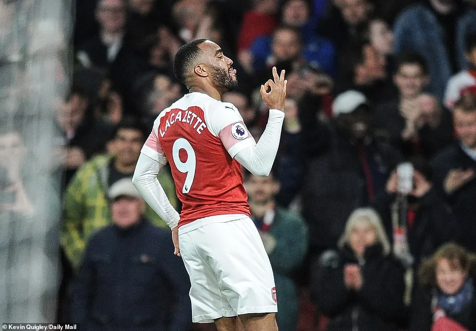 Arsenal 2-0 Newcastle: Vượt mặt Tottenham và Man Utd, Pháo thủ vươn lên vị trí thứ 3 - Ảnh 3. Arsenal 2-0 Newcastle: Vượt mặt Tottenham và Man Utd, Pháo thủ vươn lên vị trí thứ 3 - Ảnh 3.
