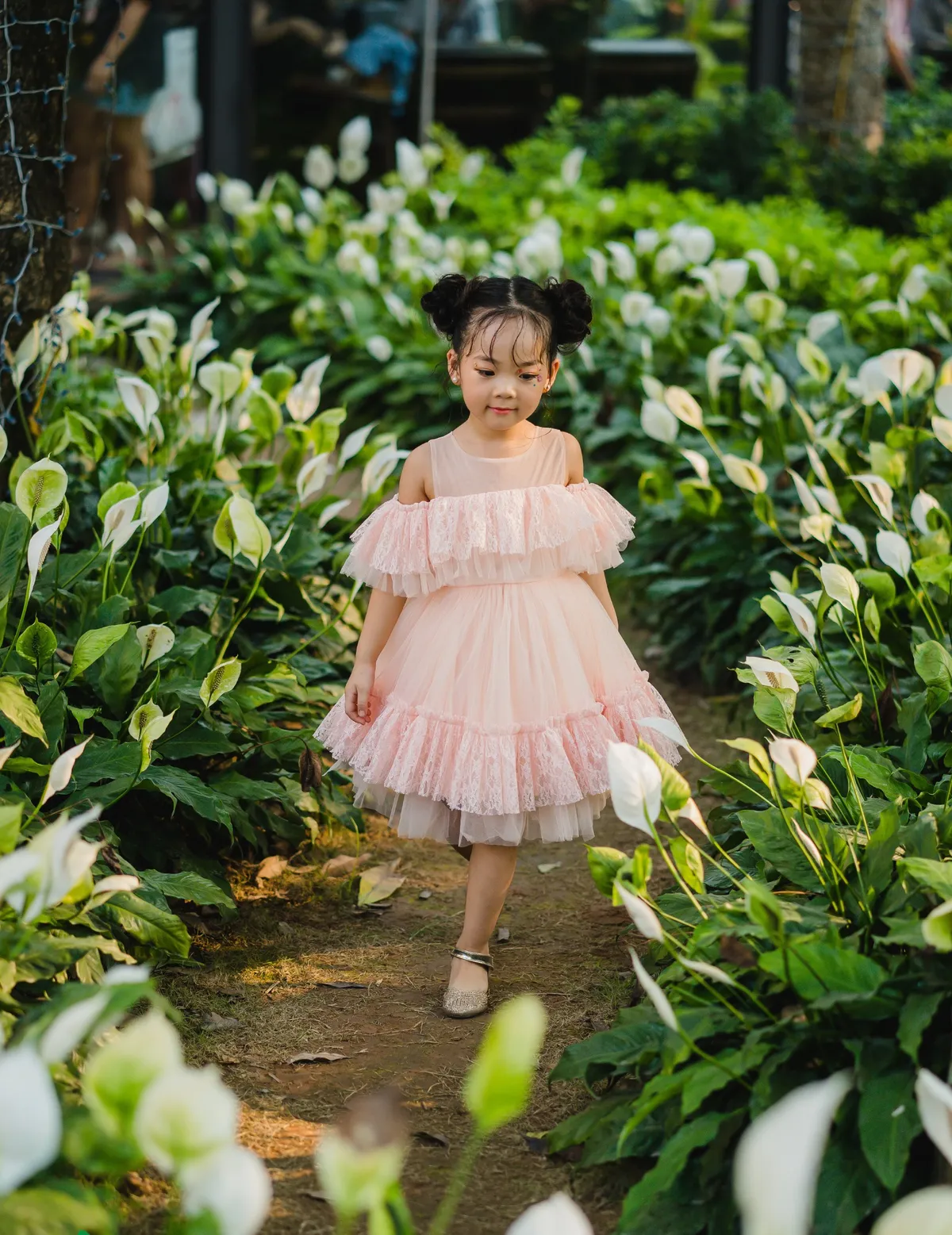 Hồng Quế và Đinh Hương dịu dàng tỏa sáng bên dàn mẫu siêu đáng yêu - Ảnh 3.