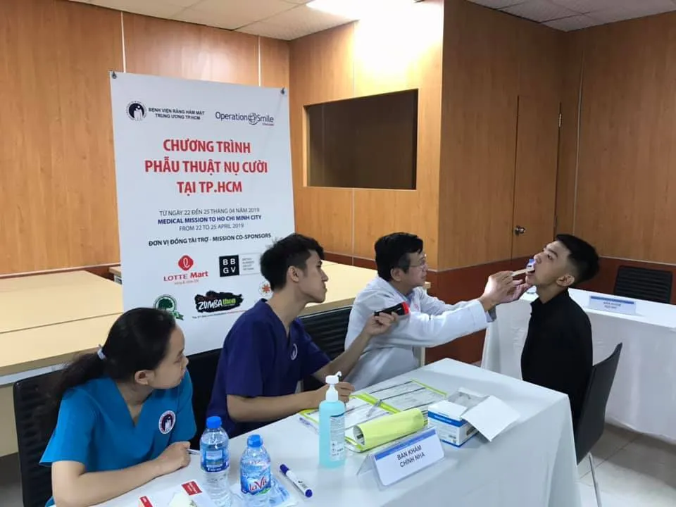 Phẫu thuật dị tật khe hở môi, vòm miệng tại phía Nam - Ảnh 1. Phẫu thuật dị tật khe hở môi, vòm miệng tại phía Nam - Ảnh 1.