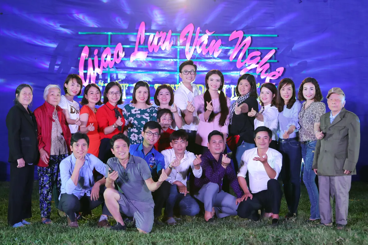500 người dân đóng MV của Phạm Phương Thảo về quê hương Nghi Lộc - Ảnh 10.