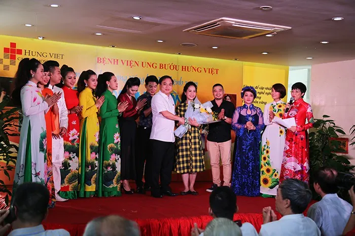 Chia sẻ nỗi đau bệnh tật của bệnh nhân ung thư - Ảnh 1. Chia sẻ nỗi đau bệnh tật của bệnh nhân ung thư - Ảnh 1.