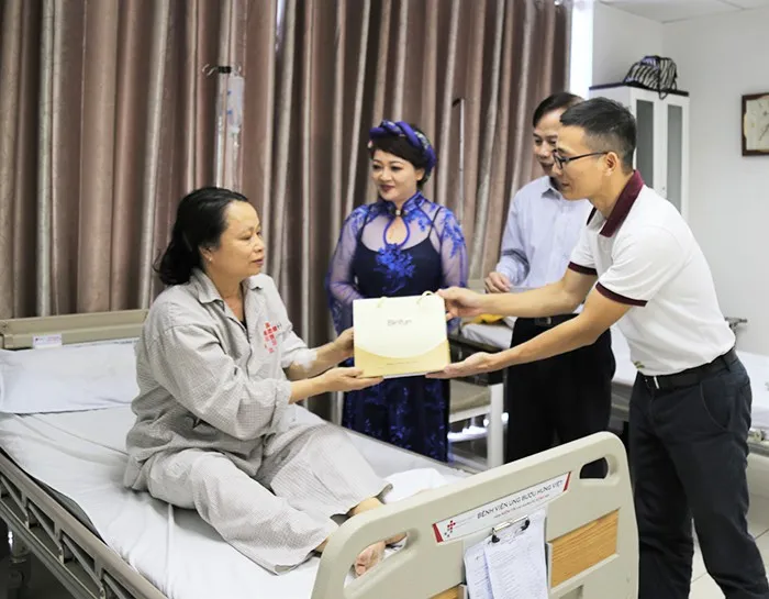 Chia sẻ nỗi đau bệnh tật của bệnh nhân ung thư - Ảnh 3. Chia sẻ nỗi đau bệnh tật của bệnh nhân ung thư - Ảnh 3.