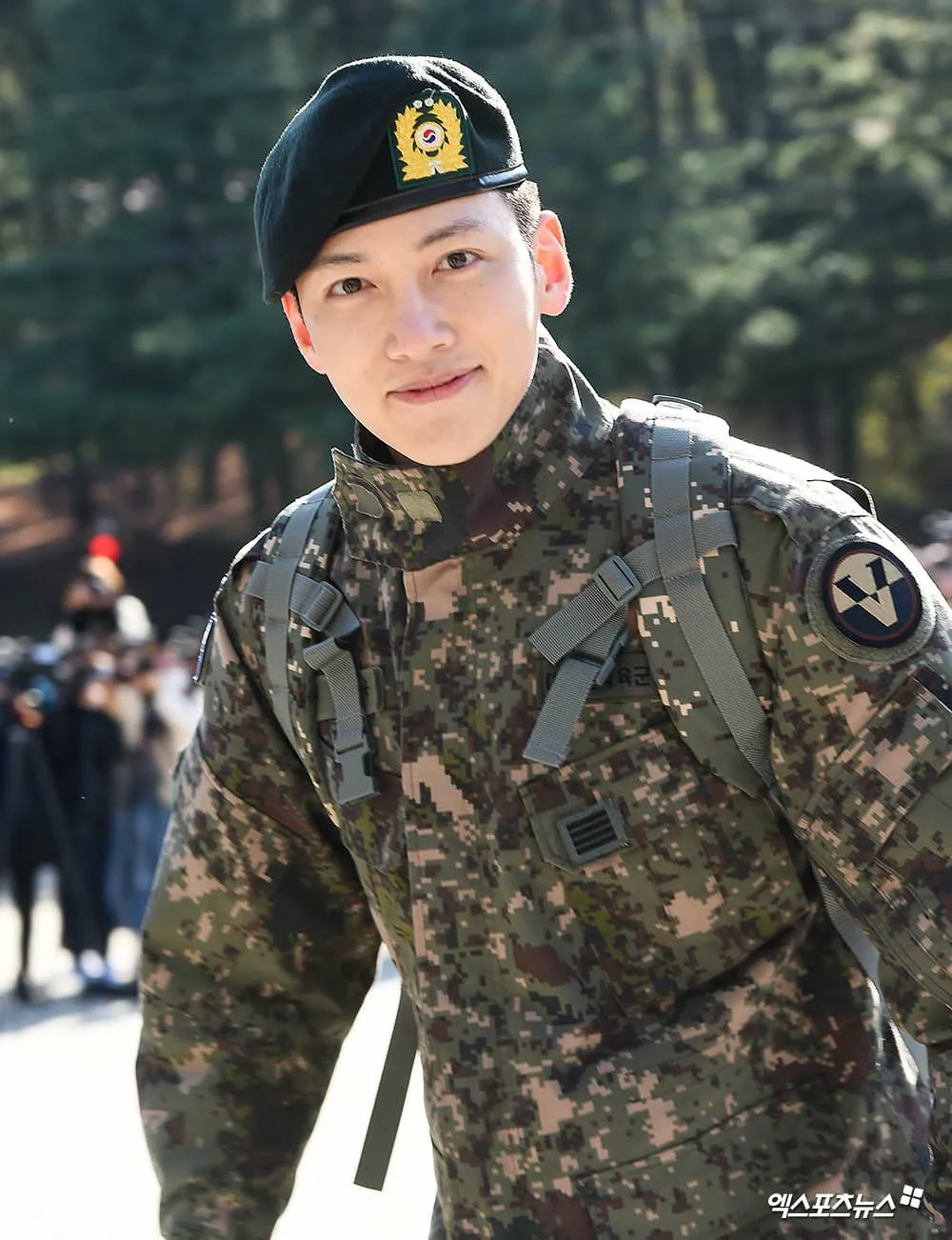 Ji Chang Wook đã chính thức xuất ngũ - Ảnh 6.