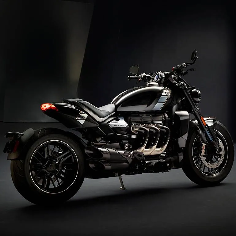 Triumph Rocket mới đẹp dữ dội với thiết kế siêu cơ bắp - Ảnh 3.