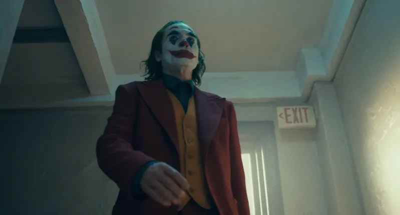Hoàng tử tội ác Joker tái xuất đầy ám ảnh trong phiên bản điện ảnh 2019 tăm tối và điên loạn - Ảnh 1.
