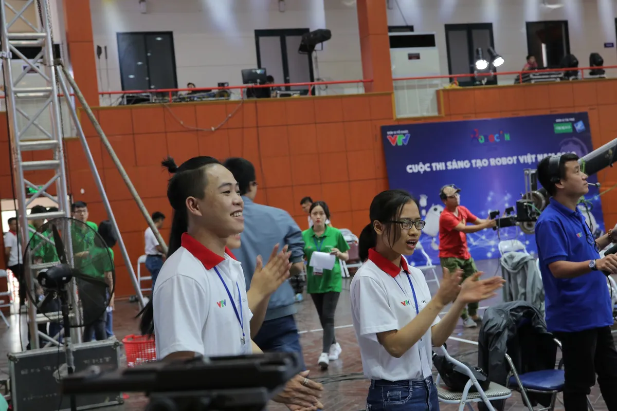 Tiếp bước ĐH Xây Dựng, tân binh Phenikaa giành vé vào chung kết Robocon Việt Nam 2019 - Ảnh 6.