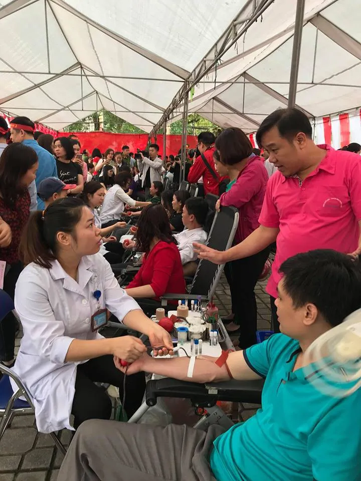 Ngày hội hiến máu: Giọt hồng trên miền đá - Ảnh 3. Ngày hội hiến máu: Giọt hồng trên miền đá - Ảnh 3.
