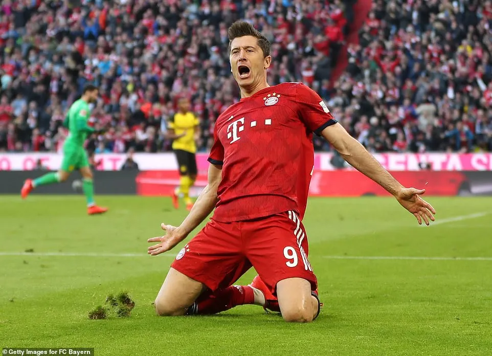 Thắng hủy diệt Borussia Dortmund, Bayern Munich giành lại ngôi đầu bảng - Ảnh 2. Thắng hủy diệt Borussia Dortmund, Bayern Munich giành lại ngôi đầu bảng - Ảnh 2.