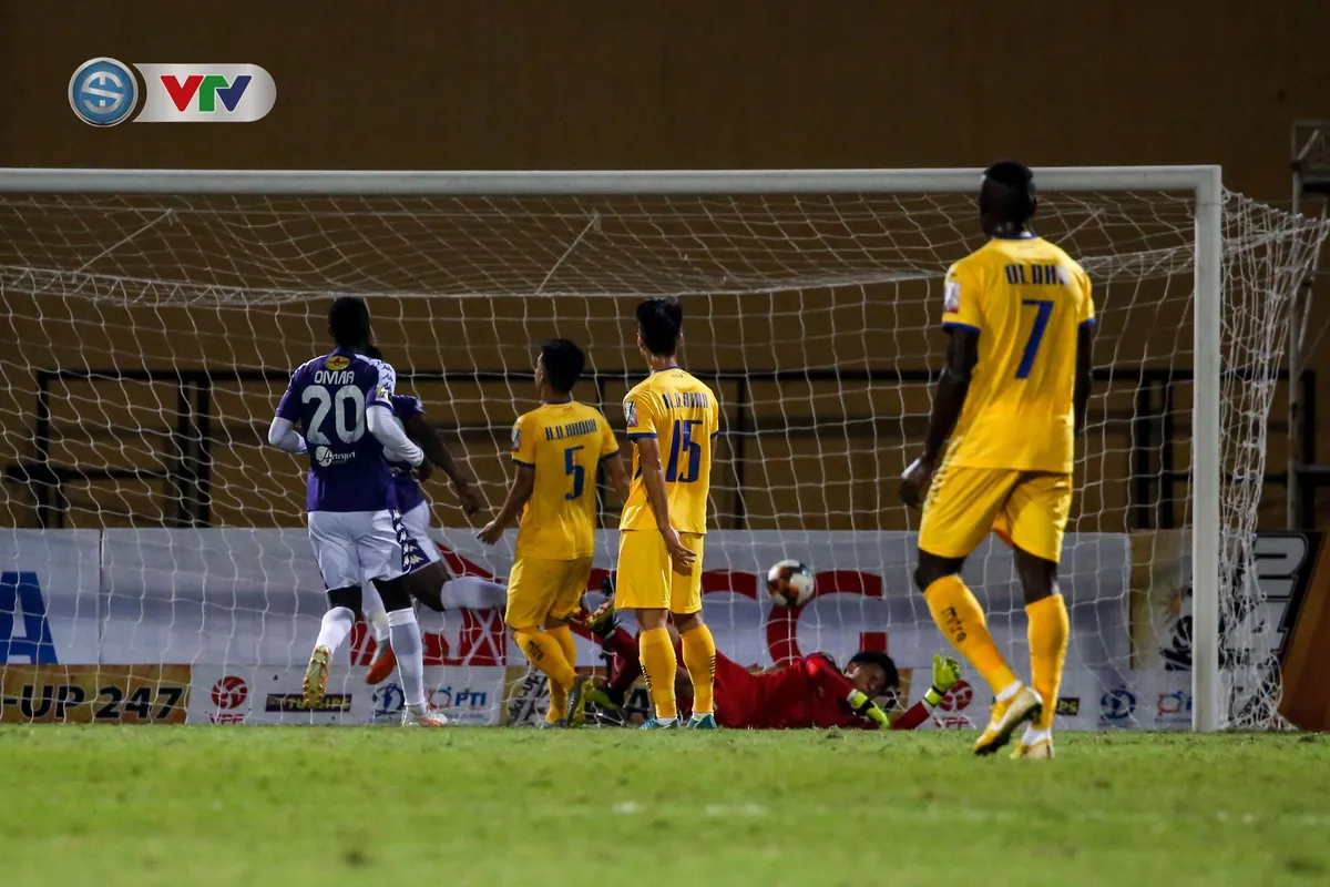 ẢNH: Thắng đậm Sông Lam Nghệ An, CLB Hà Nội vươn lên dẫn đầu V.League - Ảnh 6.
