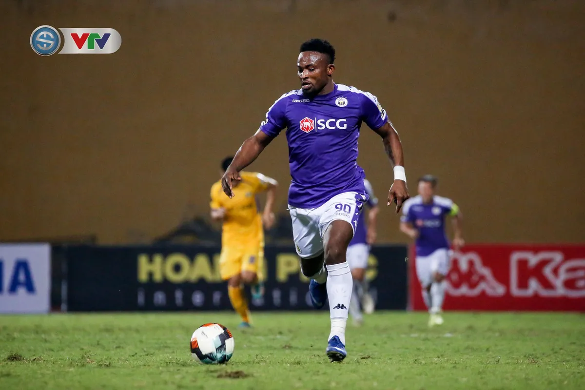 ẢNH: Thắng đậm Sông Lam Nghệ An, CLB Hà Nội vươn lên dẫn đầu V.League - Ảnh 16.