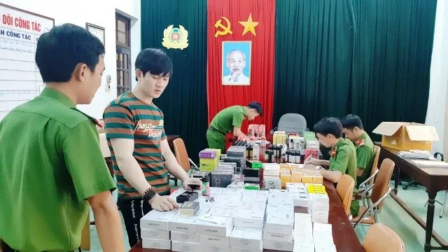 Phát hiện lô hàng máy hút thuốc lá điện tử không rõ nguồn gốc