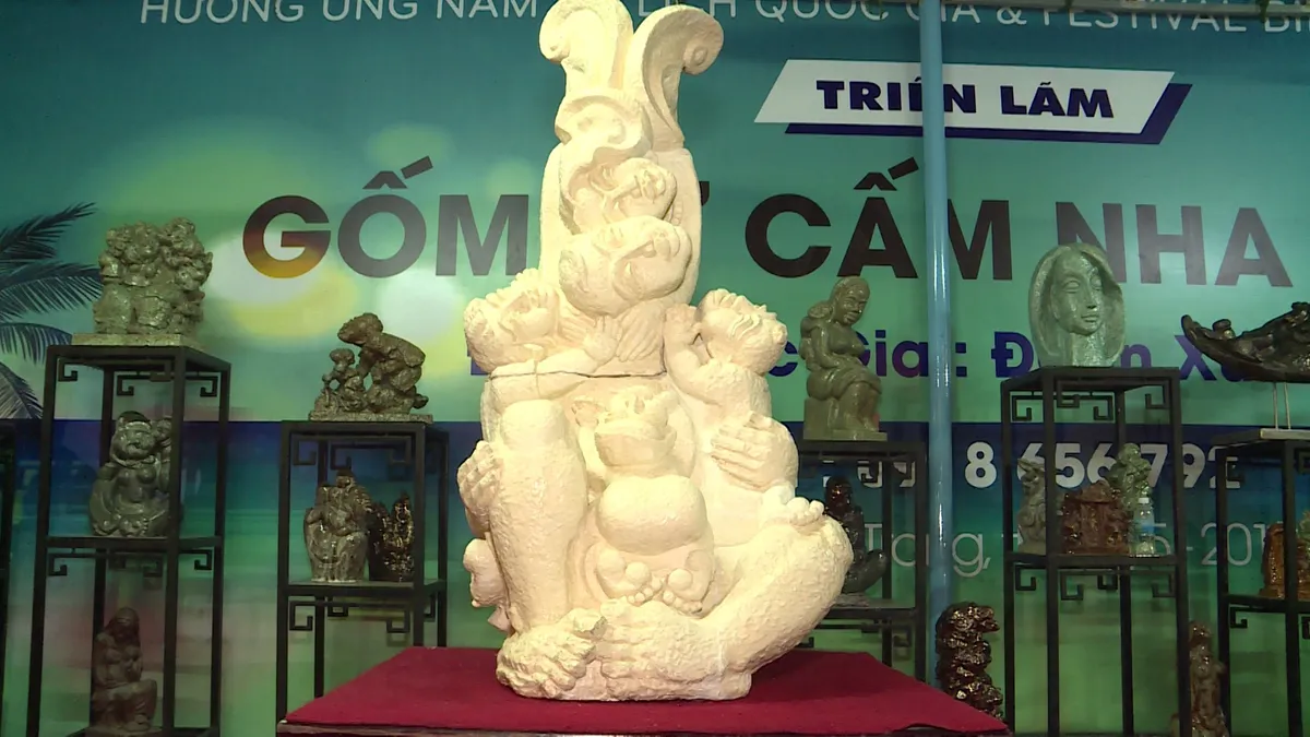 Triển lãm "Nét đẹp xứ trầm" tại Nha Trang