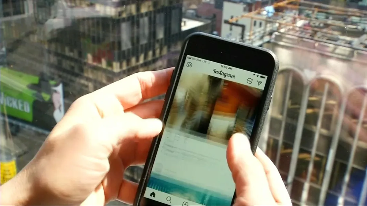 Instagram chặn thông tin sai lệch về tiêm chủng - Ảnh 1. Instagram chặn thông tin sai lệch về tiêm chủng - Ảnh 1.