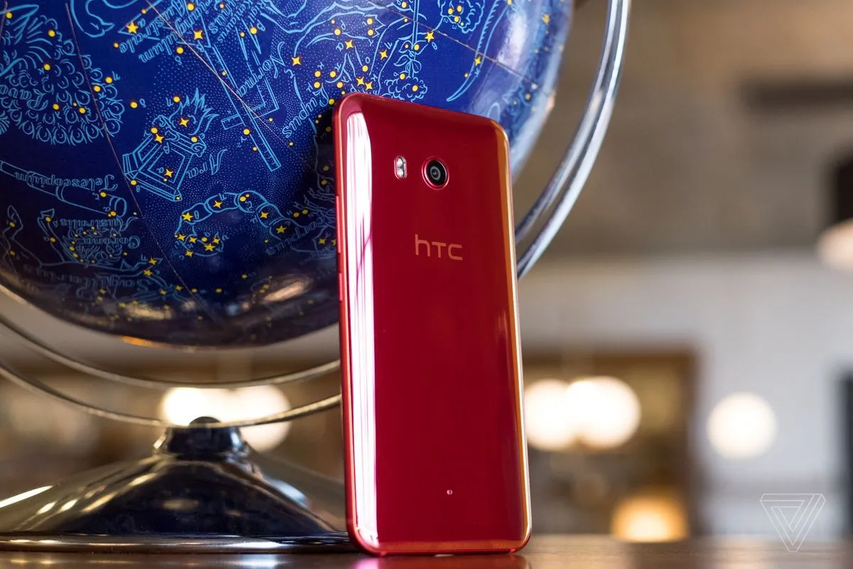 HTC bắt đầu thoái lui tại Trung Quốc - Ảnh 1.