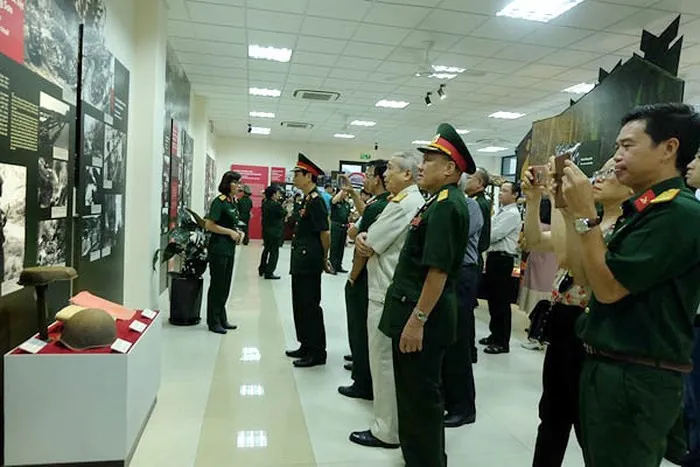 Trưng bày kỷ vật chiến trường của những người lính mở đường Trường Sơn - Ảnh 2. Trưng bày kỷ vật chiến trường của những người lính mở đường Trường Sơn - Ảnh 2.
