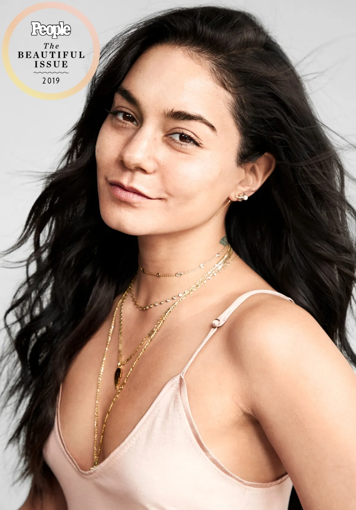 Vanessa Hudgens - Không trang điểm, vẫn tự tin ở tuổi 30 - Ảnh 1.