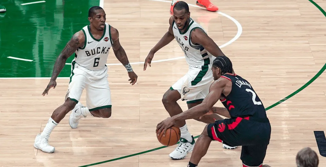 Antetokounmpo tiết lộ kế hoạch đóng băng Leonard trong hiệp 4 - Ảnh 2. Antetokounmpo tiết lộ kế hoạch đóng băng Leonard trong hiệp 4 - Ảnh 2.