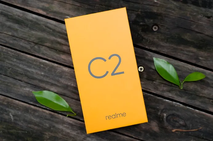 Cận cảnh smartphone Realme C2 giá rẻ dưới 3 triệu đồng - Ảnh 1.