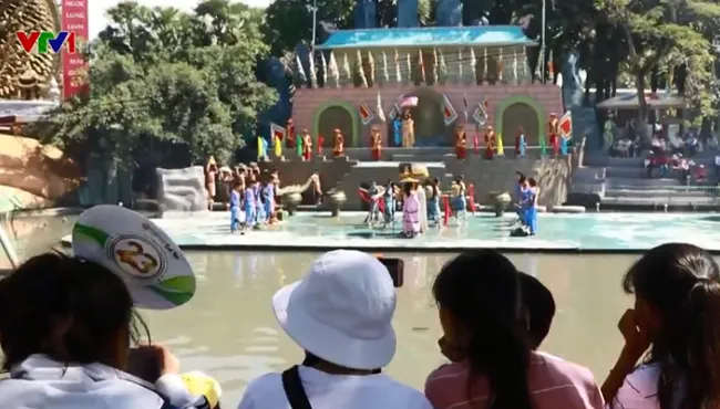 Nhiều tour khuyến mãi cho gia đình dịp Hè - Ảnh 1. Nhiều tour khuyến mãi cho gia đình dịp Hè - Ảnh 1.