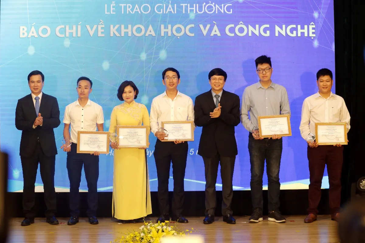 Đài Truyền hình Việt Nam nhận 2 giải thưởng báo chí về Khoa học và Công nghệ năm 2018 - Ảnh 5.