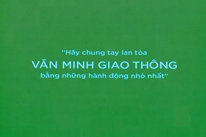 Ph&aacute;t động chiến dịch &ldquo;Chuyến xe văn minh&rdquo; tại TP.HCM - Ảnh 1.