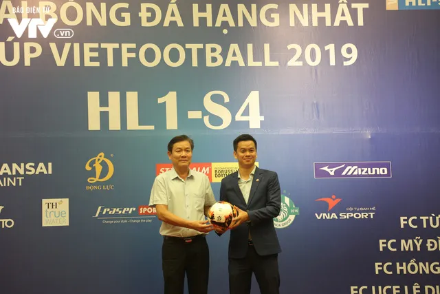 10 đội bóng “phủi” tranh tài tại Giải Bóng đá hạng Nhất - Cúp Vietfootball 2019 - Ảnh 3. 10 đội bóng “phủi” tranh tài tại Giải Bóng đá hạng Nhất - Cúp Vietfootball 2019 - Ảnh 3.